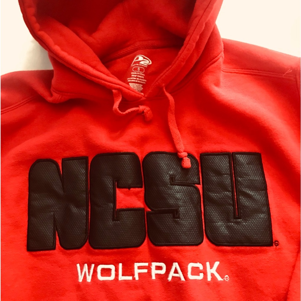 P2 PRO PLAYER NCSU WOLFPACK HOODIE